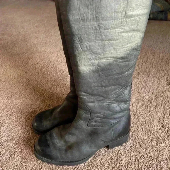 UGG Broome II boot size 7 gray euc - Picture 6 of 7